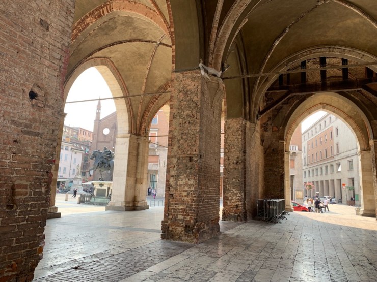 4AE8D9F4-9574-49D2-815D-5F696C61A441